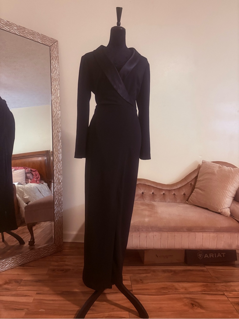 Elegant Black Long Sleeve Evening Dress
